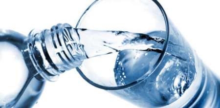 Salud y bienestar: despierta con energía y bebe agua para una vida plena