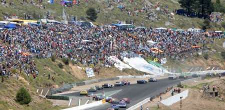Un auto de TC volvió a girar en el autódromo de Balcarce