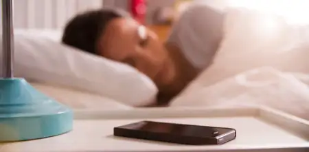 Salud y bienestar: ¿Por qué el celular afecta tu sueño y cómo recuperar tus noches?
