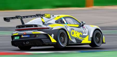 GT Cup Europe: Viel Bugliotti cerró su gran sábado en Barcelona con un podio en la primera final