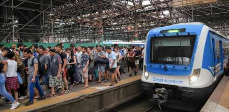 Paro de trenes por 24 horas: hay demoras y las formaciones circulan a 30 km/h