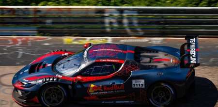 ¡Camino a la victoria! Verstappen lidera en su debut en GT3 en Nürburgring con una ventaja de 50 segundos