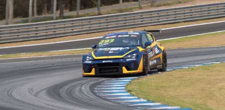 TCR South America: Leo Reis le arrebató la pole position a Cardoso en la última vuelta en Velocitta