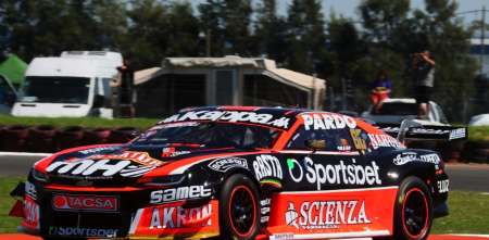 TC: Canapino le ganó el duelo a Rossi y se quedó con una infartante final en San Nicolás