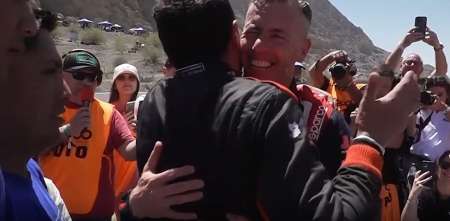 TC2000: ¡Abrazo de campeones! El gesto entre Ponce de León y Pernía tras su triunfo en El Zonda