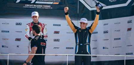 F4 Española: podio de Santino Panetta en la carrera sabatina y Trappa fue 14to en Valencia