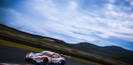 Super GT: Fenestraz empujó, pero cruzó la bandera a cuadros 12° en Autopolis