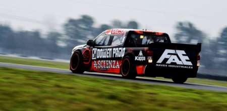 TC Pick Up: Canapino ganó en una atípica final bajo la lluvia en La Plata