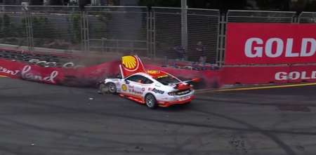 Un durísimo accidente en el Supercars australiano dejó un saldo de cuatro fotógrafos heridos