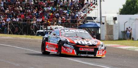 TC: Canapino le ganó el duelo a Rossi y se quedó con la primera serie en Paraná