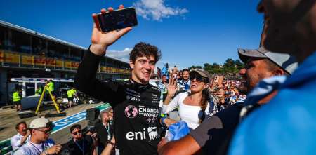 "A seguir escribiendo la historia, pá", el mensaje de la F1 tras la renovación de Colapinto