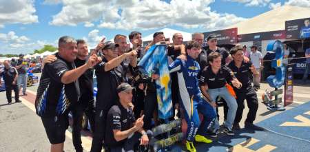 Morillo tras lograr su 1er triunfo en el TC2000: "La verdad que no lo puedo creer"