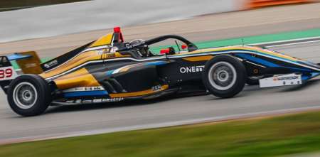 F4 Española: Panetta y Baztarrica arrancaron con la actividad de la última fecha en Barcelona