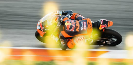 Moto3: Perrone fue 10° y Morelli 12° en el cierre de la temporada en Valencia