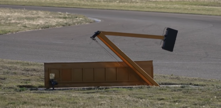 ¿Cómo funciona el ingenioso sistema de semáforos del autódromo de Toay?