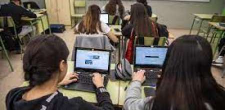 La educación post-pantalla: realidad aumentada en las aulas latinoamericanas