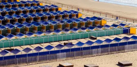 Verano 2026: ¿Cuánto cuestan las carpas y sombrillas en la Costa Atlántica?