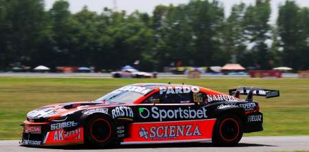TC: Agustín Canapino volvió a dominar y se quedó con los entrenamientos en La Plata