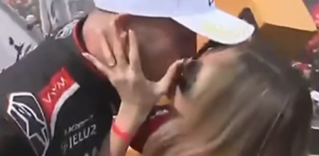 TC: el festejo de Josefina Di Palma en el podio tras la consagración de Canapino en La Plata