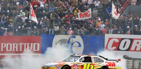 El Ford Fusion con el que Greg Biffle corría en NASCAR estuvo en Argentina y fue manejado por Matías Rossi