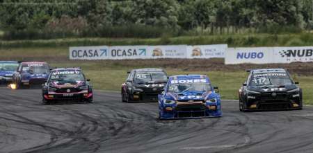 ¿Qué indicaciones reciben los pilotos en las curvas?