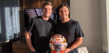 F1: ¡Regalo de ex compañero! El gran gesto de Verstappen para Checo Pérez