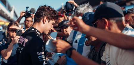 F1: Colapinto, a corazón abierto: “Me encanta ser ese por el que muchos chicos tienen pasión por el deporte”