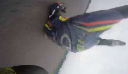 Impactante caída con mortal incluida