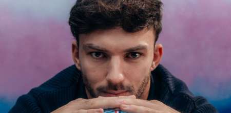 F1: ¡Todo listo! Gasly presentó el casco que usará en 2026