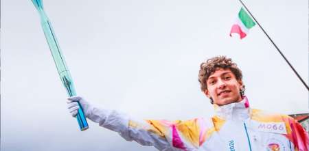 Kimi Antonelli portó la antorcha de los Juegos Olímpicos de Invierno Milano Cortina 2026