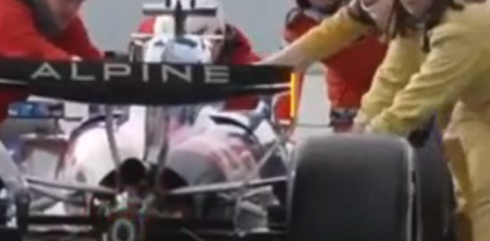 F1: el video del momento que se detuvo el Alpine de Colapinto en los test de pretemporada en Barcelona