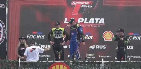 Turismo Pista: ¡Polémica definición en La Plata! Bajaron al ganador de Clase 3 cuando estaba arriba del podio