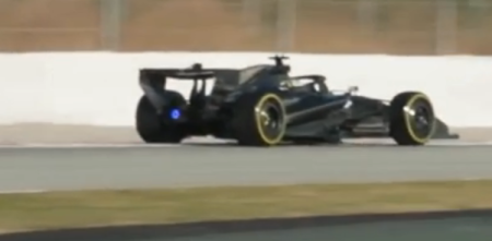 La luz azul inédita en un auto de F1 durante los test que se puso bajo la lupa ¿De qué se trata?