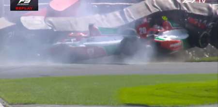 F3: ¡De no creer! Impactante choque y fuerte discusión entre compañeros de equipo en la Sprint Race de Australia