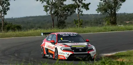 TCR South America: Leonel Pernía voló en Curvelo y se quedó con la Carrera 1