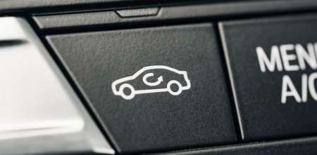 ¿Para qué sirve activar la recirculación de aire en los vehículos?