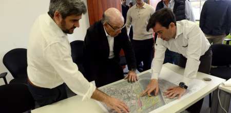 Carmelo Ezpeleta, CEO de MotoGP, visitó las obras del autódromo de Buenos Aires