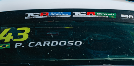 TCR South America: Cardoso aguantó y se llevó la victoria en la carrera uno del domingo en Cascavel
