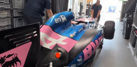 F1: "Entrega especial en Buenos Aires", el auto para la exhibición de Colapinto rumbo a Argentina