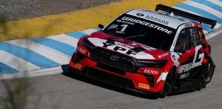 Matías Rossi hizo pesar su jerarquía y ganó la final del TC2000 en El Zonda