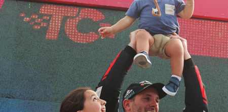 Mangoni tras ganar la fecha de TC en Concepción: "Fue un triunfo especial por estar con mis hijos en el podio"