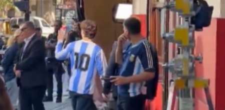 F1: con la 10 de Maradona, Colapinto estuvo firmando autógrafos en La Paternal