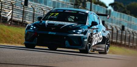 TCR South America: Reis/Fraga cerraron el viernes del Súper Challenge en Interlagos
