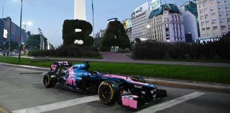 Presentaron en el Obelisco el F1 que usará Colapinto en el Road Show en Buenos Aires