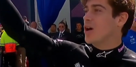 ¡Hasta las lágrimas! Colapinto y el momento del himno nacional junto al público en Buenos Aires