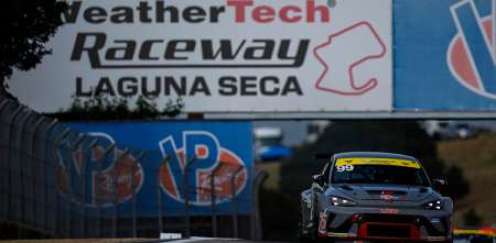 Michelin Pilot Challenge: un neumático le privó a Franco Girolami pelear por la victoria en Laguna Seca