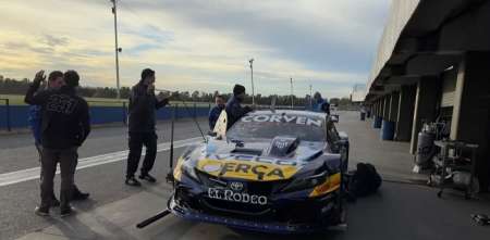 TC: Urcera prueba el Toyota Camry en el Autódromo Roberto Mouras de La Plata