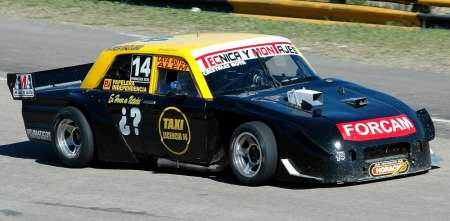 Día del Taxista: la historia del Taxi generó locura y polémica en el TC