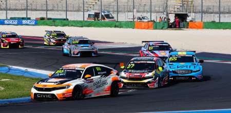 TCR World Tour: Guerrieri y Zago cerraron el paso por Misano con un top diez