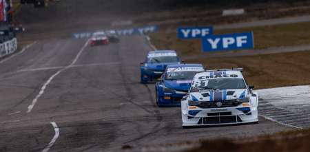 TC2000: Lucas Carabajal sorprendió en Salta en una práctica marcada por el fuerte vuelco de Palau